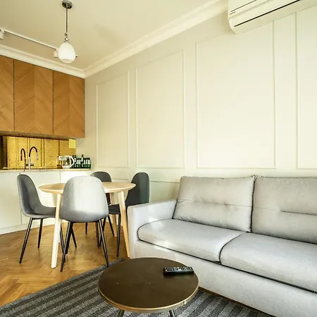 Vipwarsawapartments Cytryn Mennica Daire Varşova