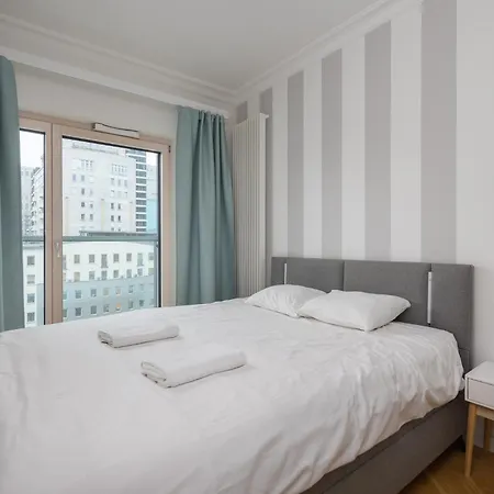 Vipwarsawapartments Cytryn Mennica Daire Varşova