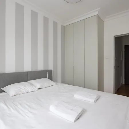 Vipwarsawapartments Cytryn Mennica Варшава