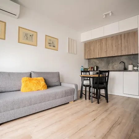 Vipwarsawapartments Cytryn Mennica *
